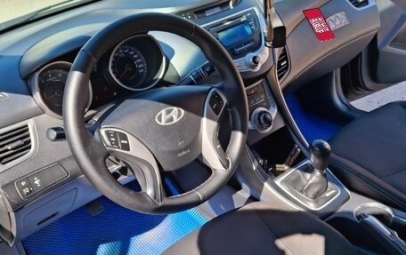 Hyundai Elantra V, 2012 год, 750 000 рублей, 15 фотография