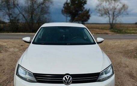 Volkswagen Jetta VI, 2011 год, 980 000 рублей, 3 фотография