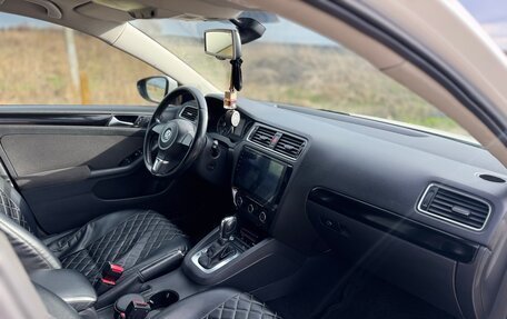Volkswagen Jetta VI, 2011 год, 980 000 рублей, 9 фотография