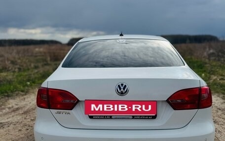 Volkswagen Jetta VI, 2011 год, 980 000 рублей, 5 фотография