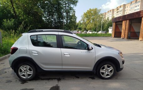 Renault Sandero II рестайлинг, 2017 год, 990 000 рублей, 9 фотография