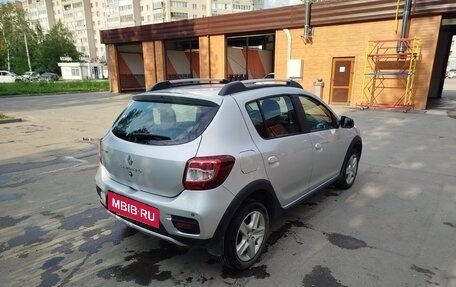 Renault Sandero II рестайлинг, 2017 год, 990 000 рублей, 4 фотография