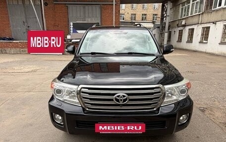 Toyota Land Cruiser 200, 2013 год, 5 200 000 рублей, 2 фотография
