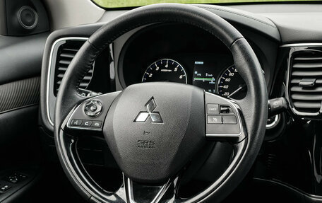 Mitsubishi Outlander III рестайлинг 3, 2020 год, 2 789 000 рублей, 14 фотография