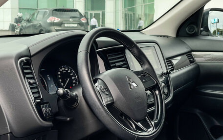 Mitsubishi Outlander III рестайлинг 3, 2020 год, 2 789 000 рублей, 13 фотография