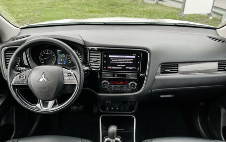 Mitsubishi Outlander III рестайлинг 3, 2020 год, 2 789 000 рублей, 12 фотография
