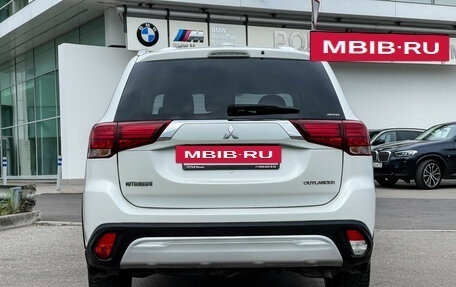 Mitsubishi Outlander III рестайлинг 3, 2020 год, 2 789 000 рублей, 6 фотография