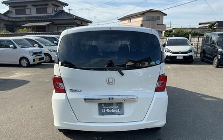 Honda Freed I, 2014 год, 850 000 рублей, 5 фотография