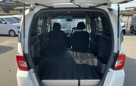 Honda Freed I, 2014 год, 850 000 рублей, 13 фотография