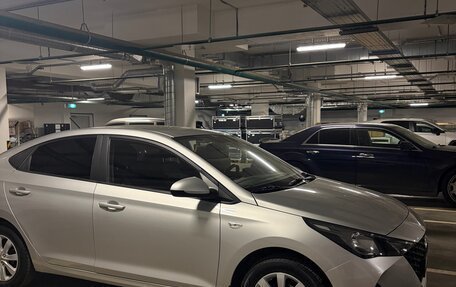 Hyundai Solaris II рестайлинг, 2021 год, 1 600 000 рублей, 5 фотография