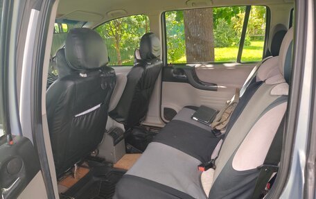 Opel Zafira A рестайлинг, 2002 год, 350 000 рублей, 15 фотография