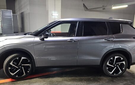 Mitsubishi Outlander, 2022 год, 3 300 000 рублей, 6 фотография