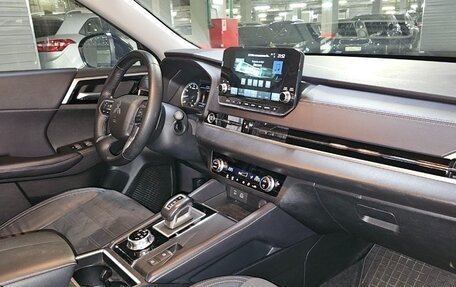 Mitsubishi Outlander, 2022 год, 3 300 000 рублей, 9 фотография