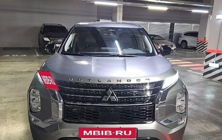 Mitsubishi Outlander, 2022 год, 3 300 000 рублей, 8 фотография