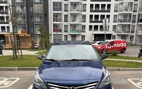 Hyundai Solaris II рестайлинг, 2015 год, 1 050 000 рублей, 1 фотография
