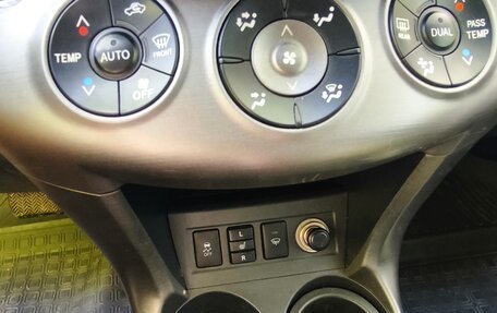 Toyota RAV4, 2012 год, 1 400 000 рублей, 14 фотография