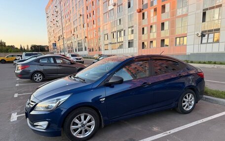 Hyundai Solaris II рестайлинг, 2015 год, 1 050 000 рублей, 5 фотография