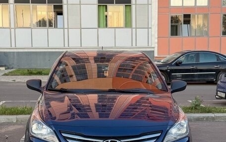 Hyundai Solaris II рестайлинг, 2015 год, 1 050 000 рублей, 2 фотография