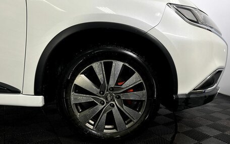 Mitsubishi Outlander III рестайлинг 3, 2015 год, 1 725 000 рублей, 19 фотография