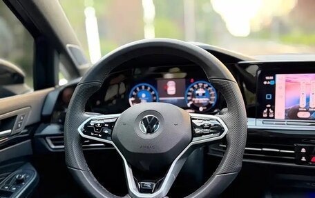 Volkswagen Golf VIII, 2023 год, 2 300 000 рублей, 7 фотография