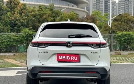 Honda Vezel, 2025 год, 1 930 000 рублей, 3 фотография