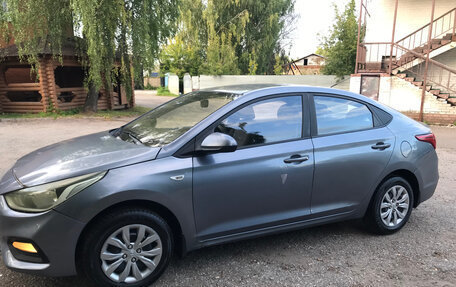 Hyundai Solaris II рестайлинг, 2017 год, 740 000 рублей, 3 фотография