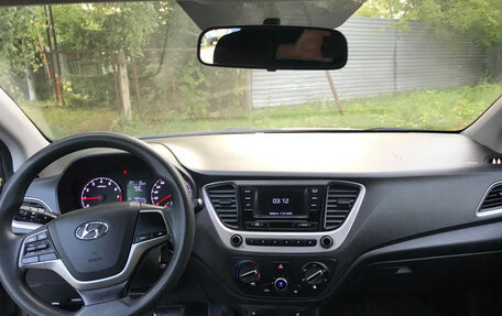 Hyundai Solaris II рестайлинг, 2017 год, 740 000 рублей, 9 фотография