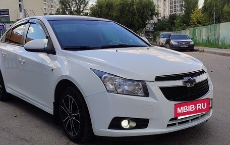 Chevrolet Cruze II, 2010 год, 490 000 рублей, 3 фотография