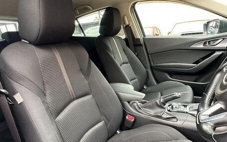 Mazda Axela, 2017 год, 950 000 рублей, 11 фотография