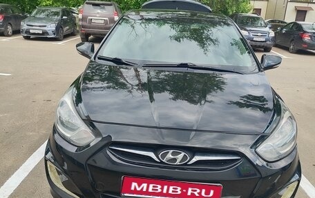 Hyundai Solaris II рестайлинг, 2011 год, 705 000 рублей, 1 фотография
