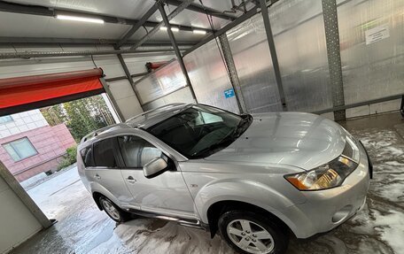 Mitsubishi Outlander III рестайлинг 3, 2008 год, 1 000 000 рублей, 3 фотография
