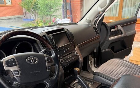 Toyota Land Cruiser 200, 2010 год, 3 100 000 рублей, 4 фотография