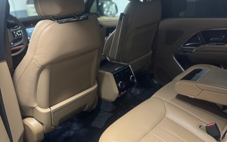 Land Rover Range Rover IV рестайлинг, 2024 год, 18 500 000 рублей, 12 фотография