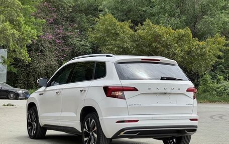 Skoda Karoq I, 2022 год, 1 690 000 рублей, 7 фотография