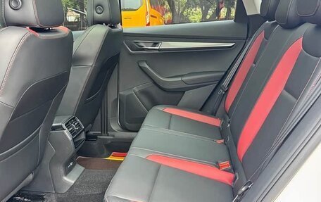 Skoda Karoq I, 2022 год, 1 690 000 рублей, 10 фотография