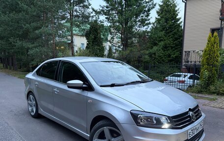 Volkswagen Polo VI (EU Market), 2011 год, 650 000 рублей, 2 фотография