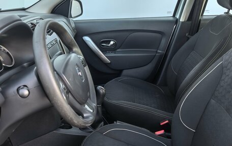 Renault Logan II, 2017 год, 820 000 рублей, 9 фотография