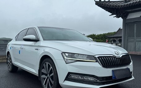 Skoda Superb III рестайлинг, 2023 год, 2 208 914 рублей, 1 фотография