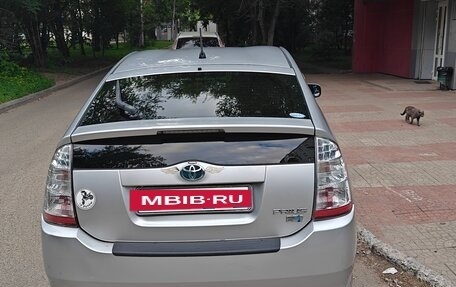 Toyota Prius, 2010 год, 580 000 рублей, 3 фотография
