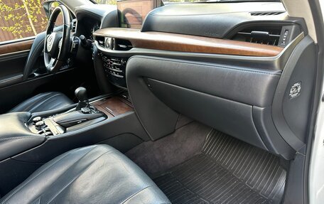 Lexus LX III, 2017 год, 7 495 000 рублей, 31 фотография