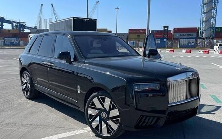 Rolls-Royce Cullinan, 2025 год, 75 000 000 рублей, 2 фотография