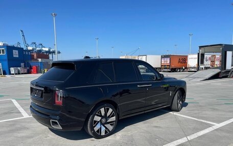 Rolls-Royce Cullinan, 2025 год, 75 000 000 рублей, 6 фотография