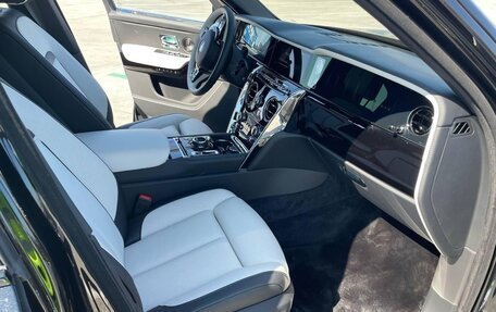 Rolls-Royce Cullinan, 2025 год, 75 000 000 рублей, 10 фотография