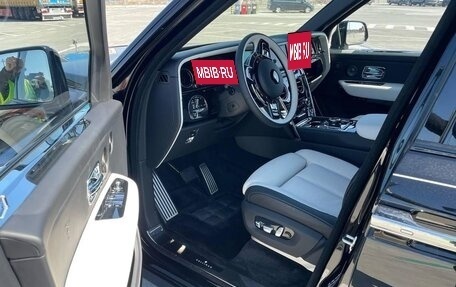 Rolls-Royce Cullinan, 2025 год, 75 000 000 рублей, 7 фотография