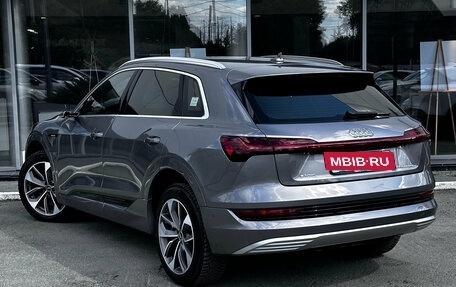Audi e-tron I, 2021 год, 5 990 000 рублей, 2 фотография