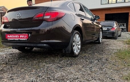 Opel Astra J, 2013 год, 590 000 рублей, 10 фотография