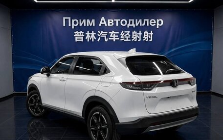 Honda Vezel, 2022 год, 1 900 000 рублей, 3 фотография