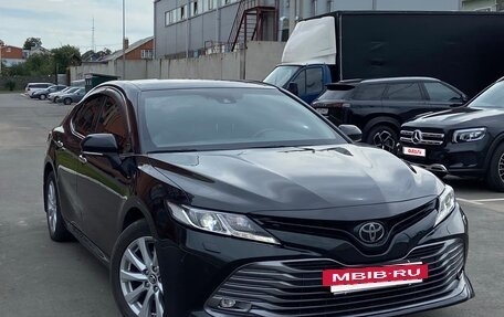 Toyota Camry, 2019 год, 2 580 000 рублей, 3 фотография