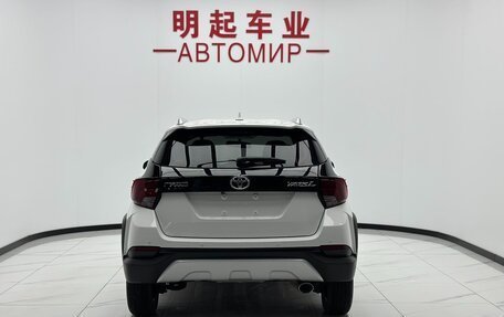 Toyota Yaris XP150 рестайлинг, 2022 год, 1 385 000 рублей, 6 фотография