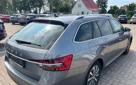 Skoda Superb III рестайлинг, 2022 год, 1 972 000 рублей, 2 фотография